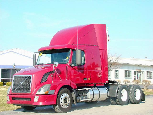 2005 VOLVO VNL64T430 MUNCIE Indiana Photo #0115072A