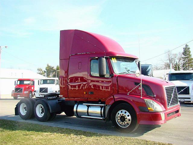 2005 VOLVO VNL64T430 MUNCIE Indiana Photo #0115072A