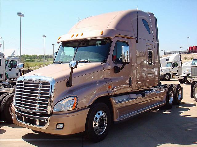 2011 FREIGHTLINER CA12564SLP - CASCADIA Dallas Texas Photo #0115519A