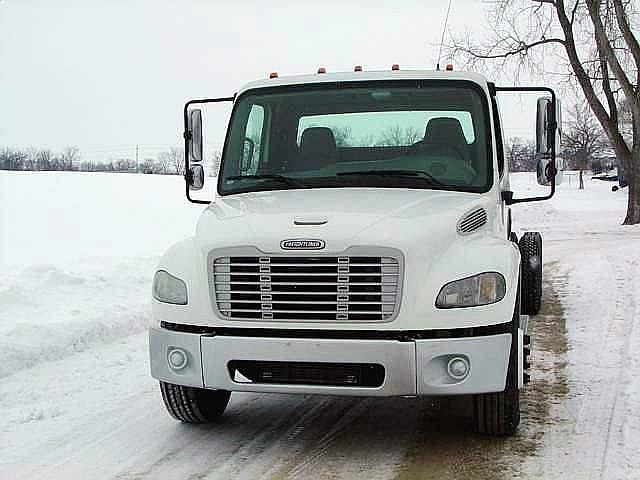 2007 FREIGHTLINER BUSINESS CLASS M2 100 Salem Wisconsin Photo #0115535A