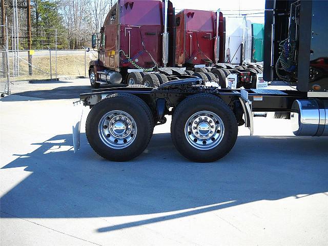 2007 FREIGHTLINER FLD13264T-CLASSIC XL CHARLOTTE North Carolina Photo #0115589A