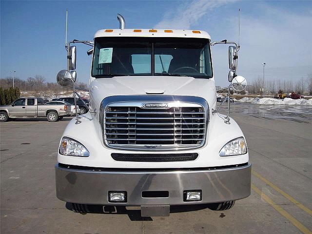 2006 FREIGHTLINER CL11242S-COLUMBIA 112 Waterloo Iowa Photo #0115625A