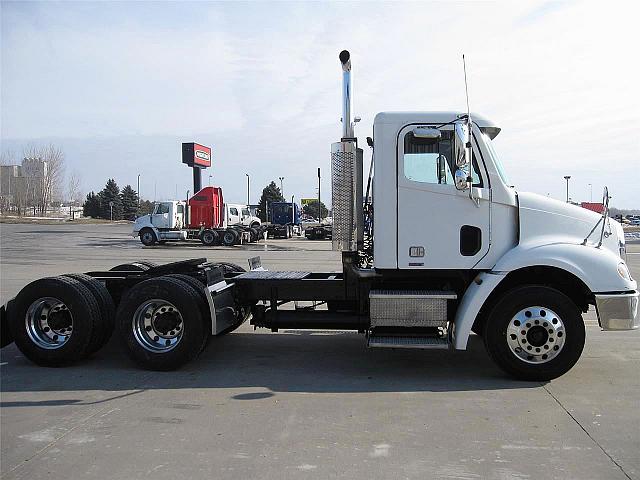 2006 FREIGHTLINER CL11242S-COLUMBIA 112 Waterloo Iowa Photo #0115625A