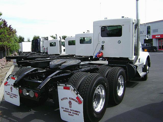 2011 KENWORTH T800 Sacramento California Photo #0115742A