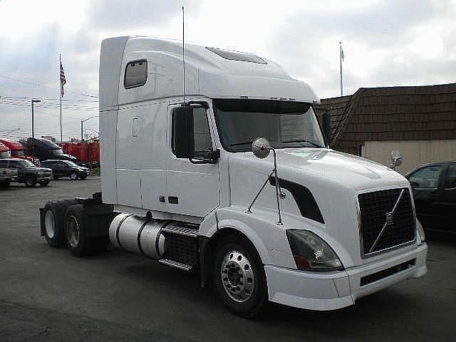 2005 VOLVO VNL64T670 Montebello California Photo #0115909A