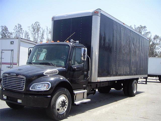 2004 FREIGHTLINER BUSINESS CLASS M2 106 Fontana California Photo #0116308A