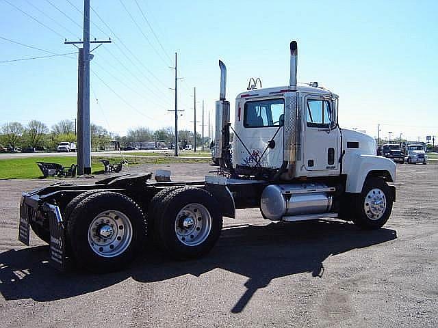 2001 MACK CH613 SIOUX FALLS South Dakota Photo #0116685A