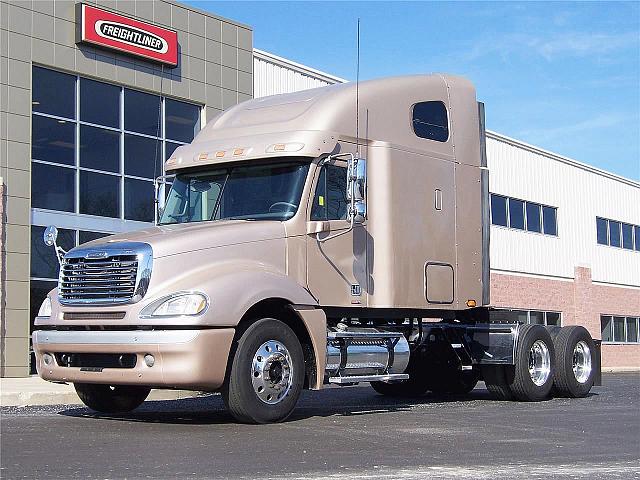 2006 FREIGHTLINER CL12064ST-COLUMBIA 120 Grand Rapids Michigan Photo #0116709A