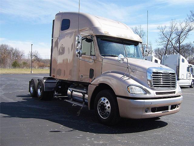 2006 FREIGHTLINER CL12064ST-COLUMBIA 120 Grand Rapids Michigan Photo #0116709A