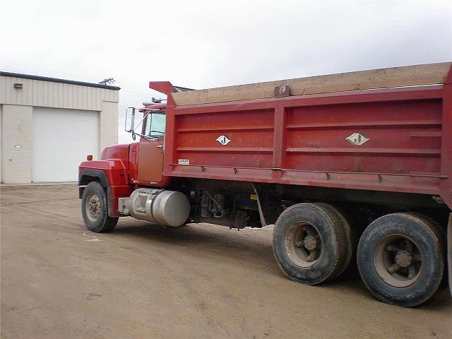 1994 MACK RD690 Lakeville Minnesota Photo #0116765A