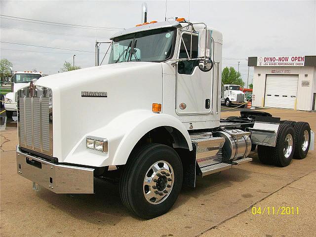 2012 KENWORTH T800 Fenton Missouri Photo #0117117A