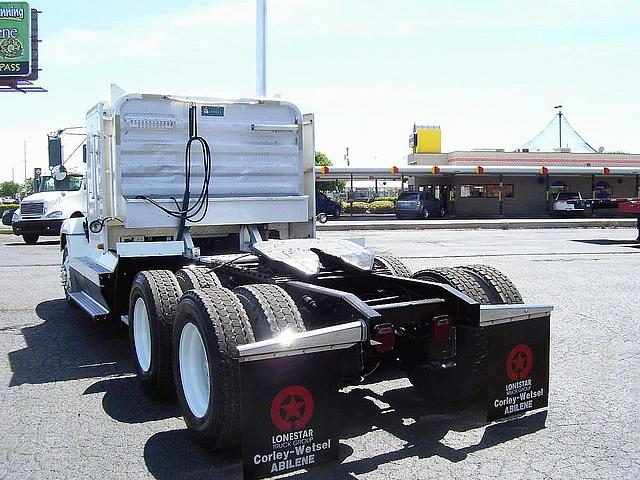 1998 FREIGHTLINER FLD12064 Abilene Texas Photo #0117219A