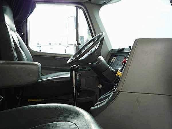 2004 FREIGHTLINER CL12064ST-COLUMBIA 120 Tampa Florida Photo #0117980A