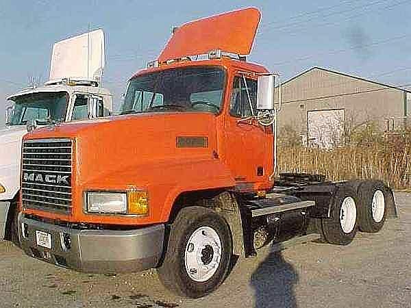 2003 MACK CH613 Indianapolis Indiana Photo #0118008A