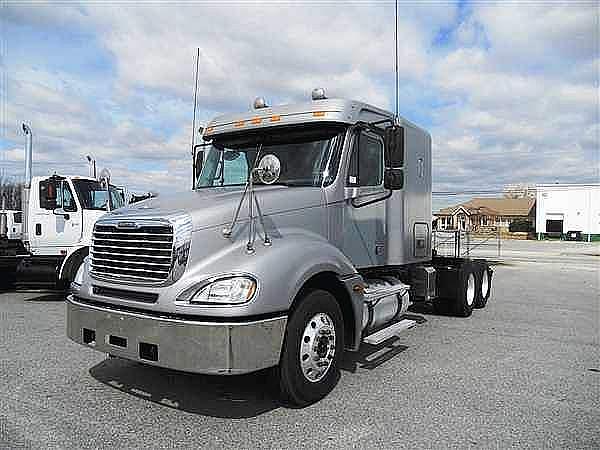 2005 FREIGHTLINER CL12064ST-COLUMBIA 120 Greensboro North Carolina Photo #0118017A