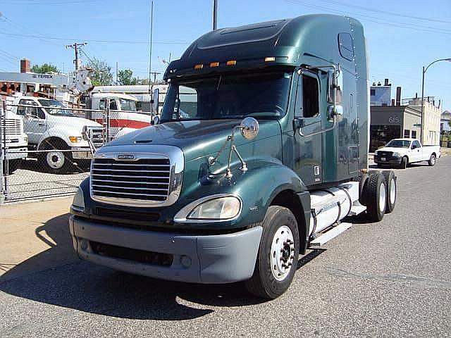 2004 FREIGHTLINER CL12064ST-COLUMBIA 120 St Louis Missouri Photo #0118295A