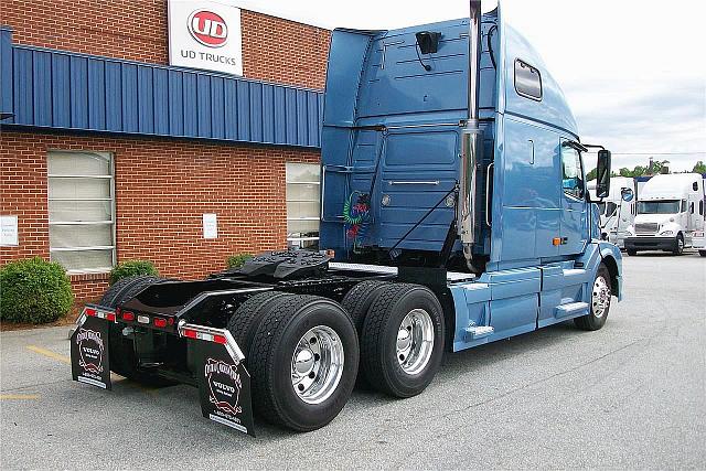 2007 VOLVO VNL64T670 Kernersville North Carolina Photo #0118325A