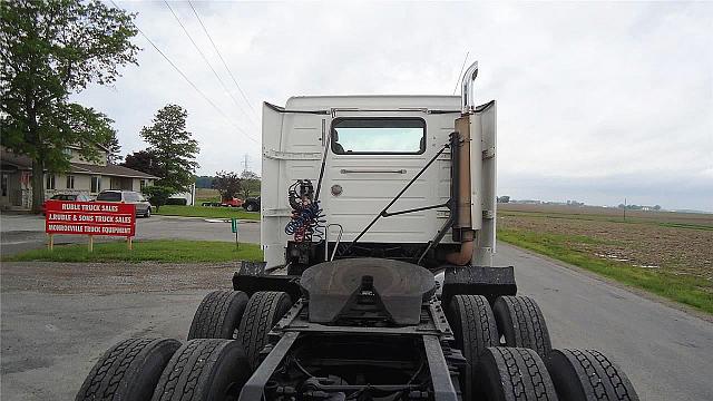 1998 VOLVO VNL64T300 Monroeville Indiana Photo #0118733A