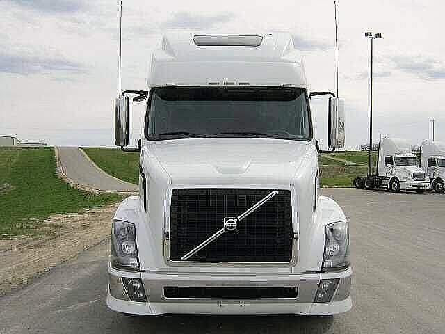 2009 VOLVO VNL64T780 Albert Lea Minnesota Photo #0119014A