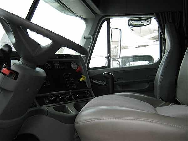 2004 FREIGHTLINER CL12064ST-COLUMBIA 120 Converse Texas Photo #0119165A