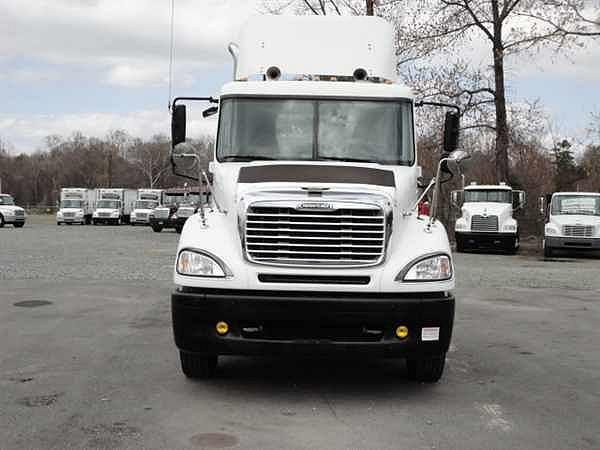 2005 FREIGHTLINER CL12064ST-COLUMBIA 120 Charlotte North Carolina Photo #0119169A