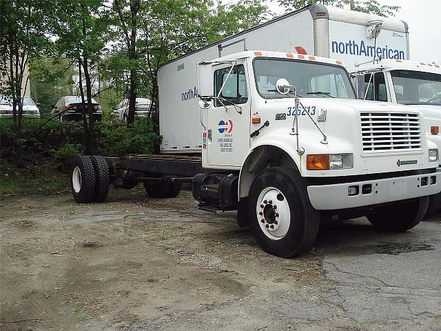 2001 INTERNATIONAL 4900DT North Chelmsford Massachusetts Photo #0119247A