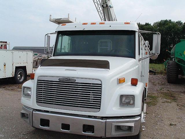 1995 FREIGHTLINER FL60 Alton Iowa Photo #0120105A