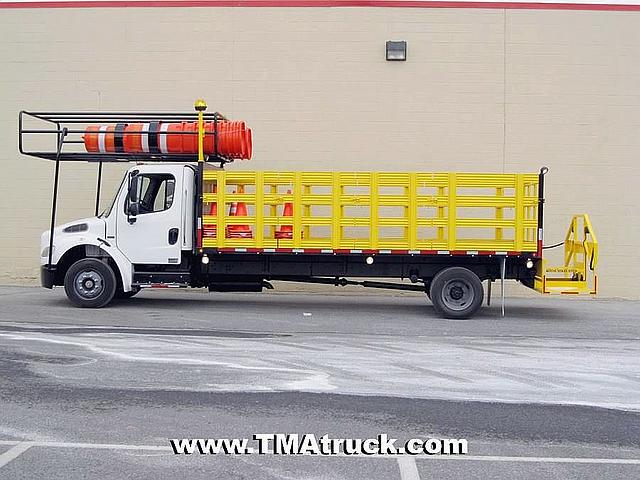 2004 FREIGHTLINER BUSINESS CLASS M2 106 Coopersburg Pennsylvania Photo #0120137A