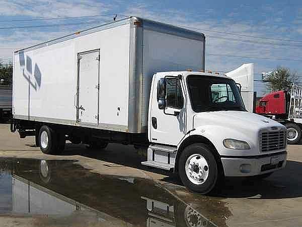 2005 FREIGHTLINER BUSINESS CLASS M2 106 Houston Texas Photo #0120871A