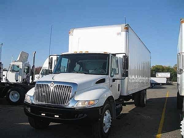 2005 INTERNATIONAL 4300 Taylor Michigan Photo #0120896A