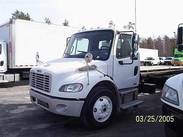 2006 FREIGHTLINER BUSINESS CLASS M2 106 Salisbury Massachusetts Photo #0120986A