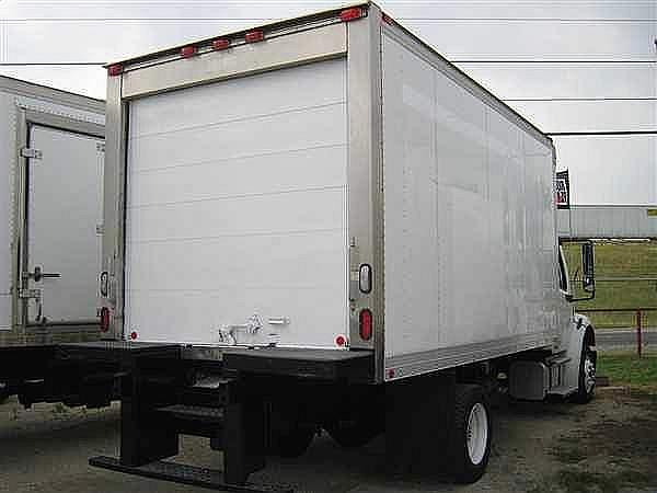 2005 FREIGHTLINER BUSINESS CLASS M2 106 Converse Texas Photo #0121430A