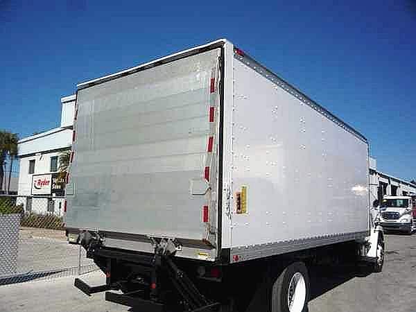 2004 FREIGHTLINER FL70 Tampa Florida Photo #0122810A