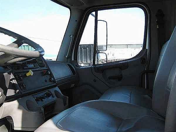 2005 FREIGHTLINER BUSINESS CLASS M2 106 North Little Rock Arkansas Photo #0122961A