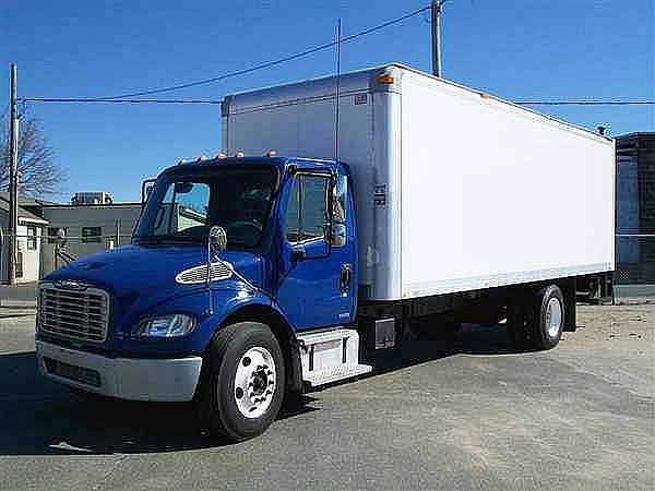 2005 FREIGHTLINER BUSINESS CLASS M2 106 Springfield Massachusetts Photo #0122968A