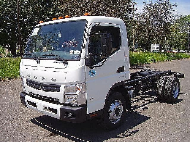 2012 MITSUBISHI FUSO CANTER FE160 Middletown Connecticut Photo #0123348A