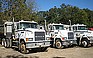Show the detailed information for this 2001 MACK CH613.