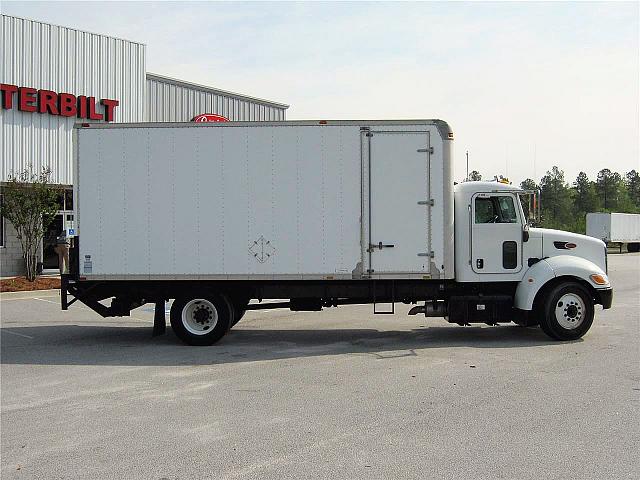 2006 PETERBILT 335 Florence South Carolina Photo #0124488A