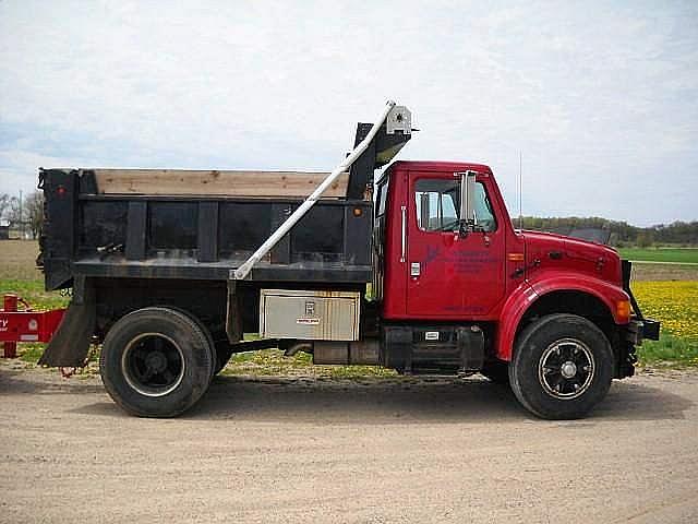 1995 INTERNATIONAL 4900 Zeeland Michigan Photo #0125031A