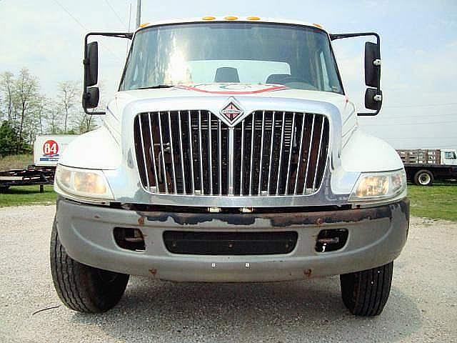 2002 INTERNATIONAL 4300 Springfield Missouri Photo #0125048A