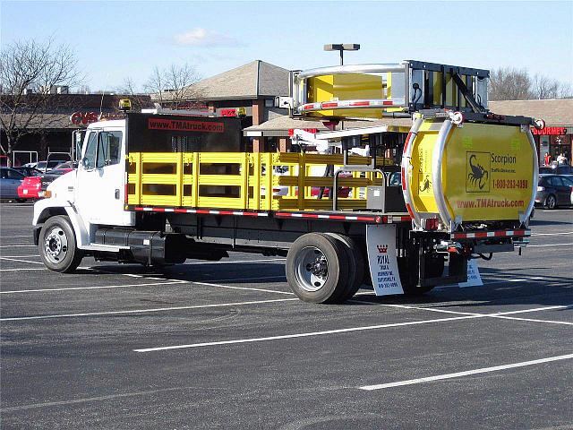 2003 FREIGHTLINER FL70 Coopersburg Pennsylvania Photo #0125724A