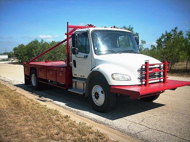 2005 FREIGHTLINER BUSINESS CLASS M2 106 San Angelo Texas Photo #0125731A