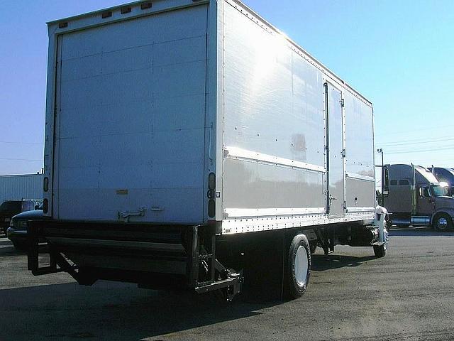 2005 FREIGHTLINER BUSINESS CLASS M2 106 Greensboro North Carolina Photo #0126228A