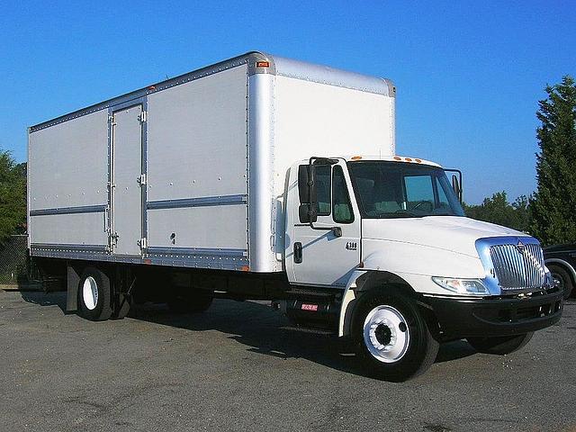 2005 FREIGHTLINER BUSINESS CLASS M2 106 Greensboro North Carolina Photo #0126228A