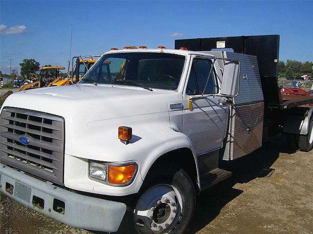 1995 FORD F800 Lapeer Michigan Photo #0126360A