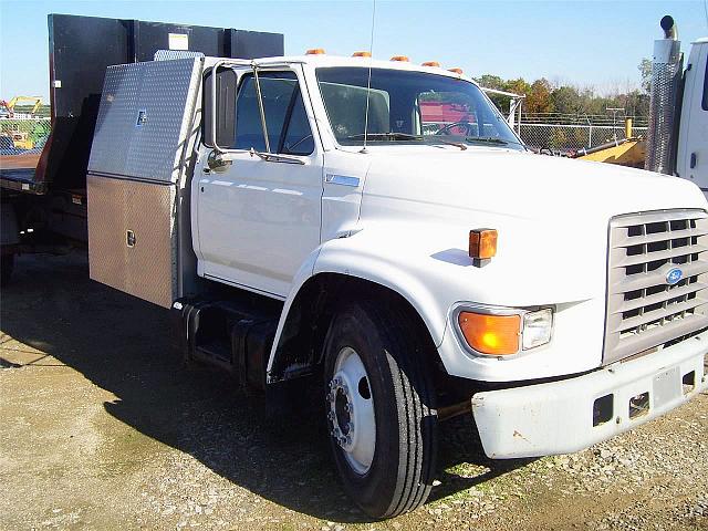 1995 FORD F800 Lapeer Michigan Photo #0126360A