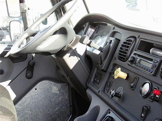 2011 FREIGHTLINER BUSINESS CLASS M2 106 Cleveland Ohio Photo #0126394A