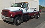 Show the detailed information for this 2002 GMC TOPKICK C6500.