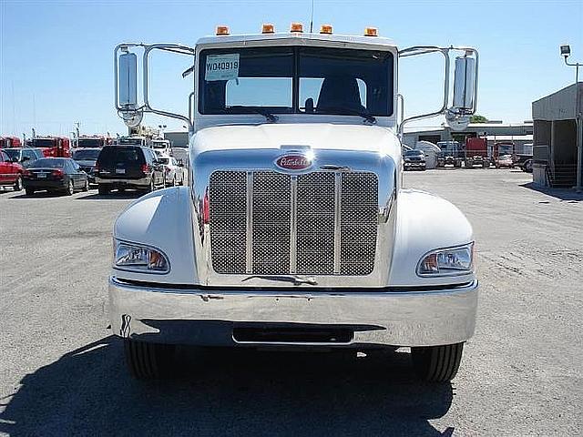 2011 PETERBILT 337 San Antonio Texas Photo #0126426A