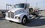 Show the detailed information for this 2001 KENWORTH T300.